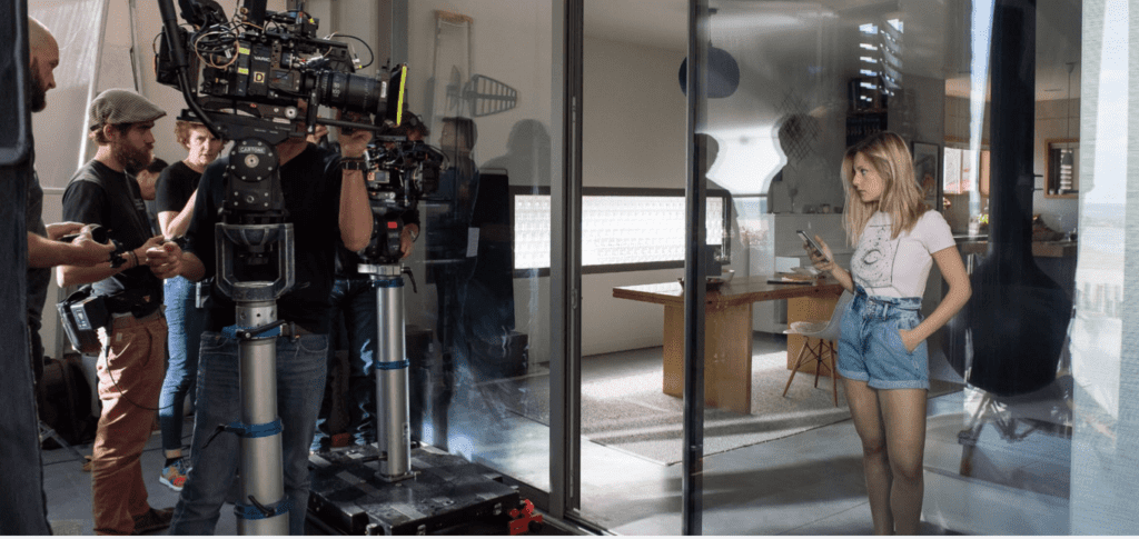 Behind the scenes picture of the filmset of 'Un si grand soleil', a France Télévisions production using Limecraft as the workspace for scripted entertainment